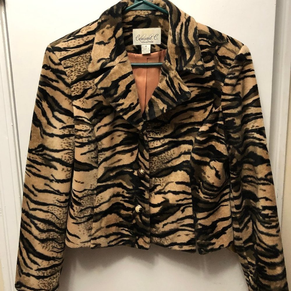 Womens Animal Print/Tan Blazer. Like New. Size 4